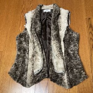 L PL super soft faux fur vest open front Kate Rosie petite